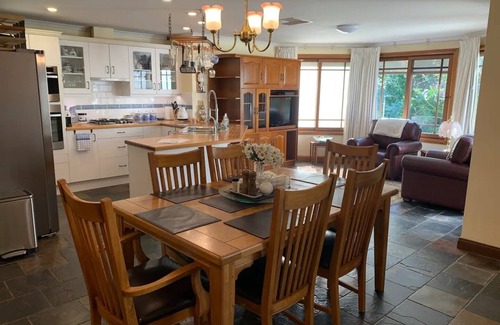 Lyndoch House | Old Barossa Valley Inn & Bakery-Entire Main House! (Walk to”Gather Round”)