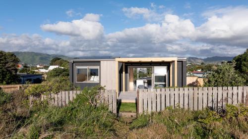 Waikanae House | Old Beach Pods, Te Moana