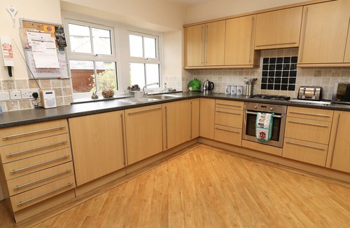 Ingleton Cottage | OLD BRIDGE INN, pet friendly, with open fire in Ingleton