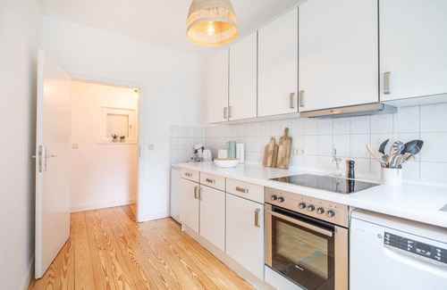Eimsbuettel Apartment | Old building apartment for up to 4 persons "KANU" in the Schanzenviertel - 1st floor