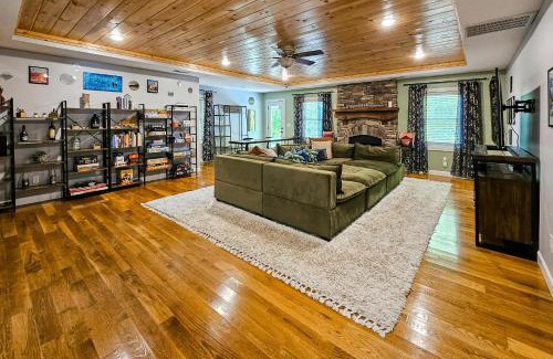 Hendersonville House | Old Cannon Retreat