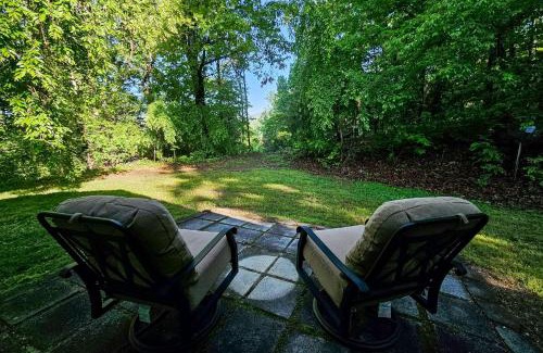Hendersonville House | Old Cannon Retreat