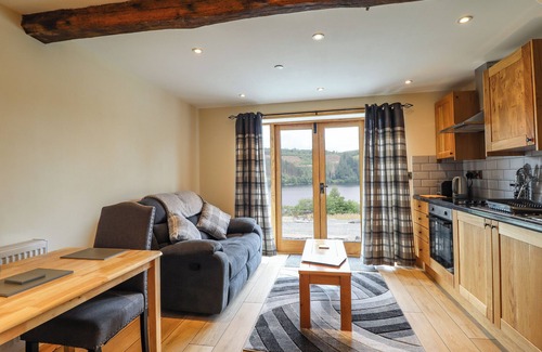 Llanwddyn Cottage | OLD CART HOUSE, pet friendly, with a garden in Lake Vyrnwy
