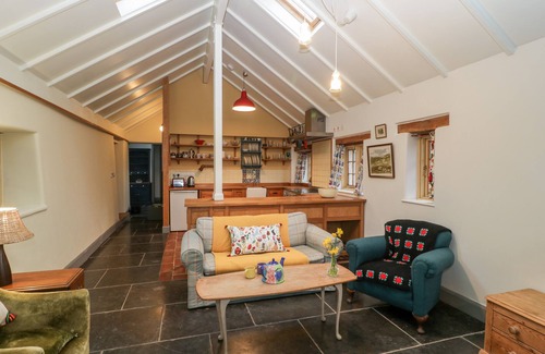 Langport Cottage | OLD CARY COTTAGE, pet friendly, character holiday cottage in Langport