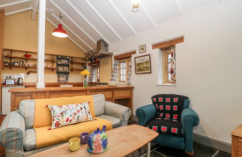 Langport Cottage | OLD CARY COTTAGE, pet friendly, character holiday cottage in Langport