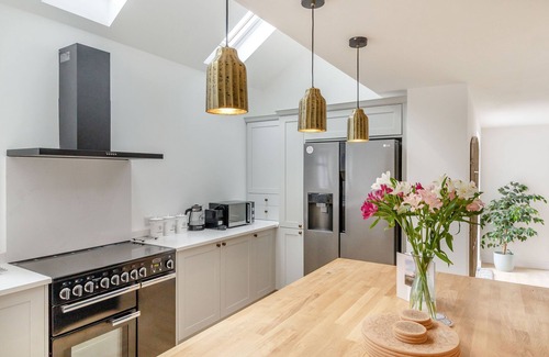 Glentham Cottage | OLD CHAPEL, pet friendly, character holiday cottage in Ingham
