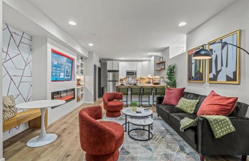 Old City Apartment | Old City 2 BR-Near Historic Sites-King Bed