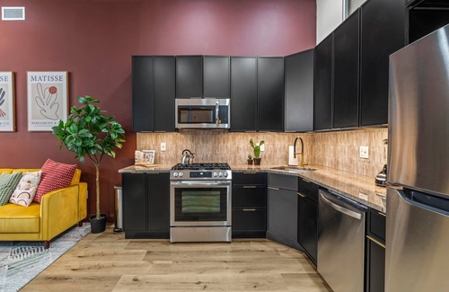 Old City Condo | Old City History | Kid-Friendly 2BR/1.5BA