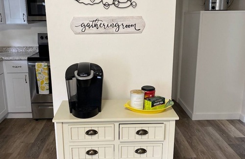 Lincolnville Apartment | Old City Retreat