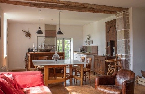 Morizecourt House | Old converted wine press, swimming pool, bucolic, ideal for 2 families