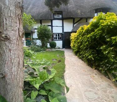 Shottery House | Old Cottage in Stratford upon Avon