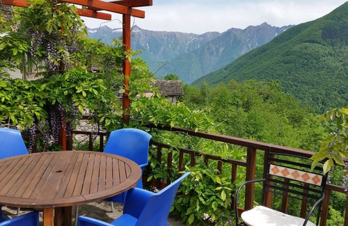 Seppiana House | Old country house in breathtaking beautiful mountain landscape