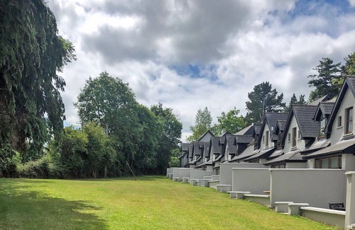 Terryglass House | Old Court Holiday Home (4 Bed - Sleeps 8)