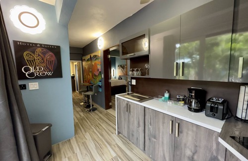 Florida Hotel | Old Crow Hotel and Suites