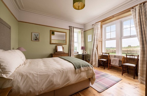 Elgin Other | Old Duffus Farmhouse on Scottish Estate - stunning castle views