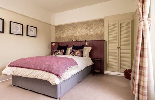 Elgin Other | Old Duffus Farmhouse on Scottish Estate - stunning castle views