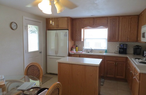 Englewood House | Old Englewood 2 bed/1 bath Beach Cottage.