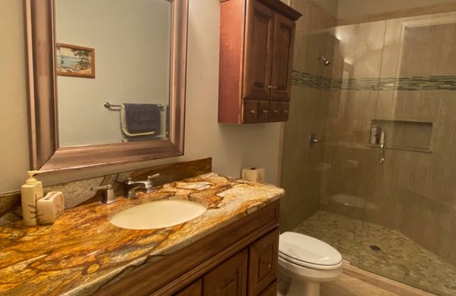 Inglis House | Old European Style Cottage, sleeps 2, very comfortable