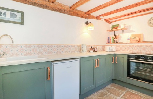 Sherrington Cottage | OLD FARM COTTAGE, pet friendly, character holiday cottage in Codford