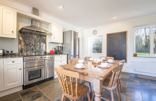 Pembroke Cottage | Old Farm East Orielton, Holiday Cottage East Orielton, Nr Bosherston, Sleeps 8, 4 bedrooms, bathrooms