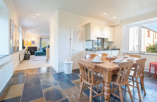 Pembroke Cottage | Old Farm East Orielton, Holiday Cottage East Orielton, Nr Bosherston, Sleeps 8, 4 bedrooms, bathrooms