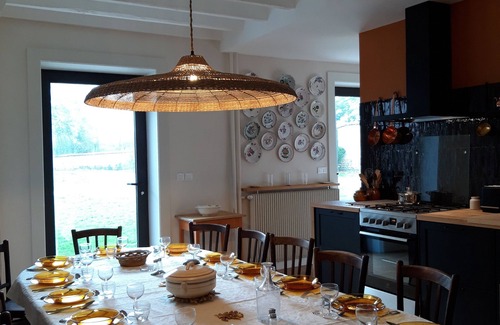 Villeneuve-de-Marc House | Old farmhouse in the countryside. Ideal for families or friends.