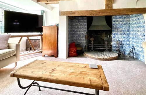 Littlehampton House | Old farmhouse in village centre, close to beach - sleeps 8-10