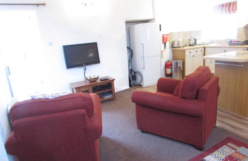 Braithwaite Cottage | old farmhouse mews cottage 3