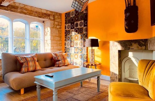 Woodchester Apartment | Old Fleece Apartments