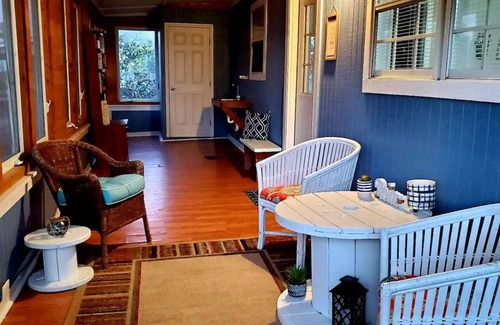 Magnolia Bluffs House | Old Florida Fisherman's Home