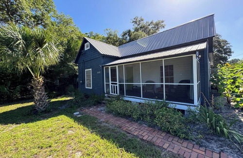 Carrabelle Cottage | Old Florida Fishing Cottage on the Forgotten Coast
