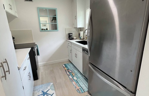 Azalea Park House | Old Florida Home w/Updates In Quiet Neighborhood