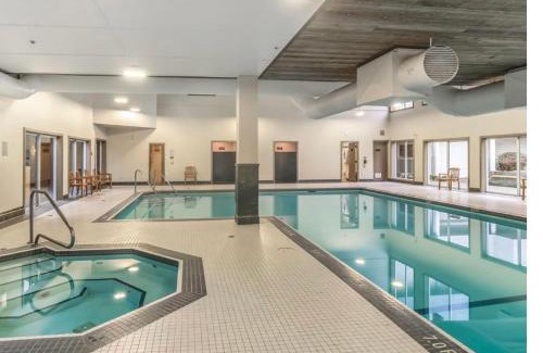 Regional District of Nanaimo Apartment | Old Forest Resort Suite Heated Pool Hot Tub Sauna Beach Vancouver Island