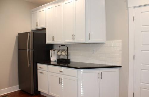 Williamstown Bed & Breakfast | Old Glory - NEWER LISTING/FULLY RENOVATED