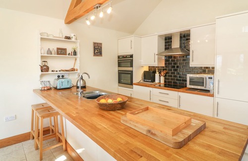 Leyburn Cottage | OLD HALL BYRE, pet friendly, with open fire in Carlton-In-Coverdale