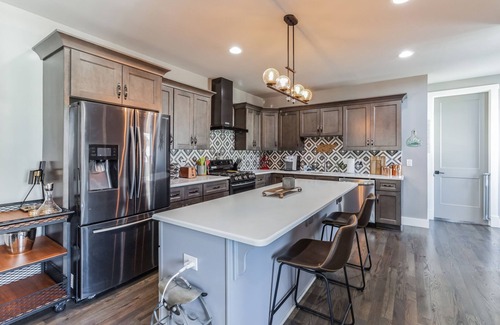 Lakewood House | Old Hickory Rooftop Oasis – Modern 3 BDR w/ River Views! 20 Min to Downtown