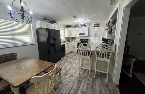 Homosassa House | Old Homosassa Living! Seconds to all the action!