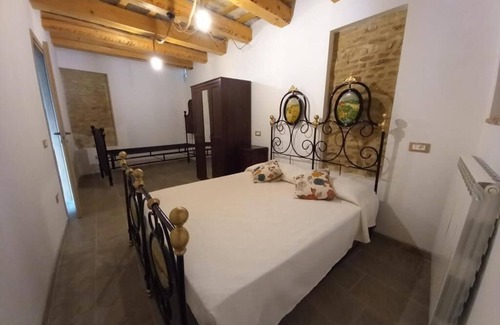 Castelleone di Suasa House | Old house in the center of the village, 25 minutes from the sea