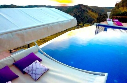Zafra de Zancara Cottage | Old House of Pedro Chicote (LOft Poppy) for 2/3 people