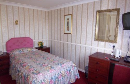 Theale Hotel | Old Lamb Hotel
