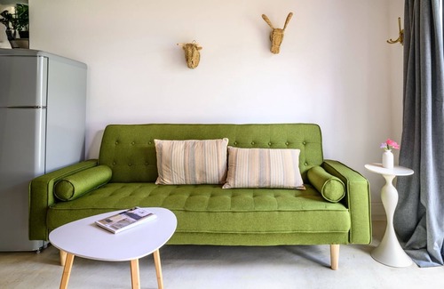 Mirasierra House | old laundry apartment