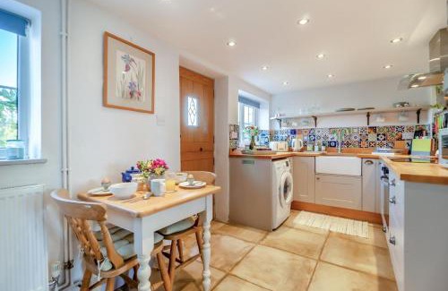 Irstead House | Old Lion Cottage