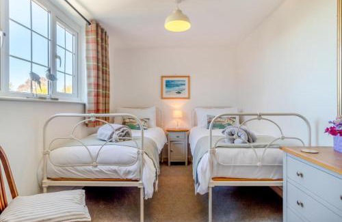 Irstead House | Old Lion Cottage