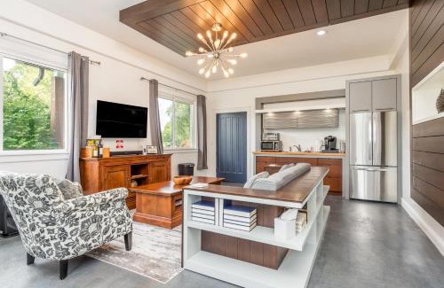 Swannanoa House | Old Lytle Cove Rd - Upper & Lower