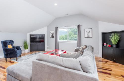 Swannanoa Apartment | Old Lytle Cove Rd - Upper Unit