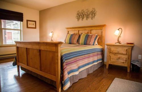 Estes Park House | Old Man Mountain, Spacious lodge with loft Great for families, Dogs allowed