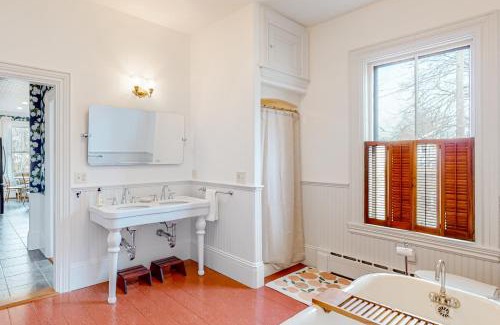 West Dennis House | Old Mansard