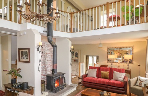 Quarnford House | OLD METHODIST CHAPEL, pet friendly, with open fire in Flash