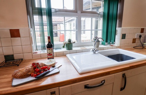 Buckton Cottage | OLD MILL HOUSE, pet friendly, character holiday cottage in Bempton