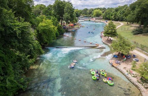 Gruene Apartment | Old Mills Resort OM A6A8